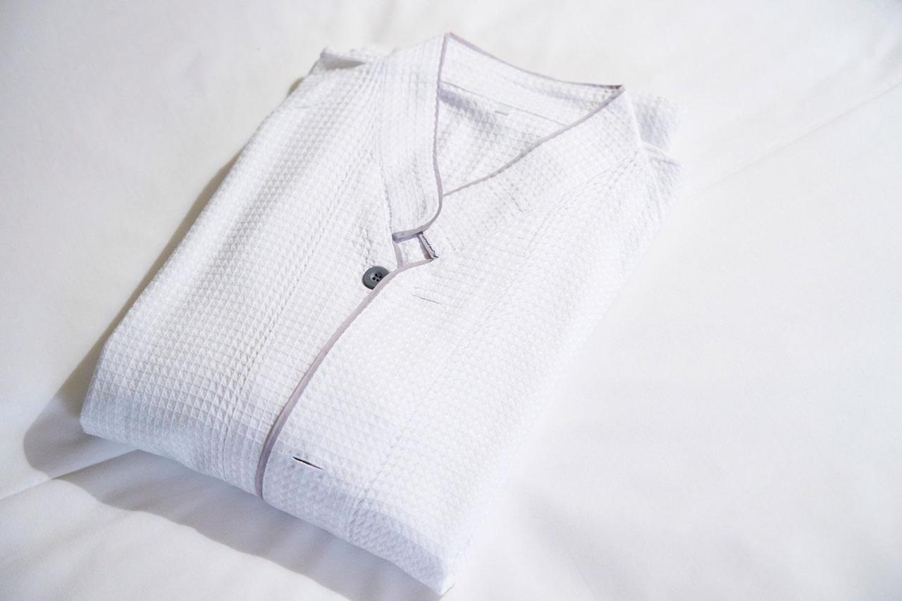 Hotel Granvia Wakayama Esterno foto A white linen shirt