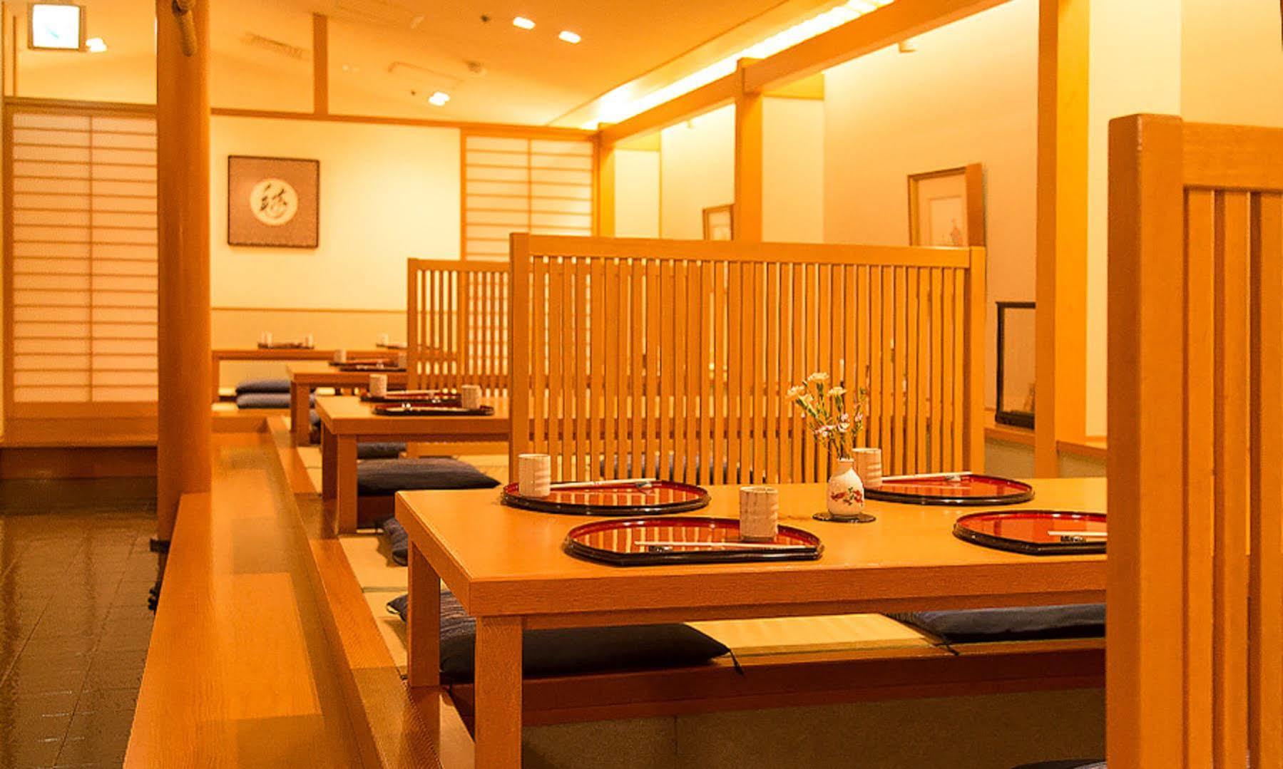 Hotel Granvia Wakayama Esterno foto A traditional Japanese restaurant