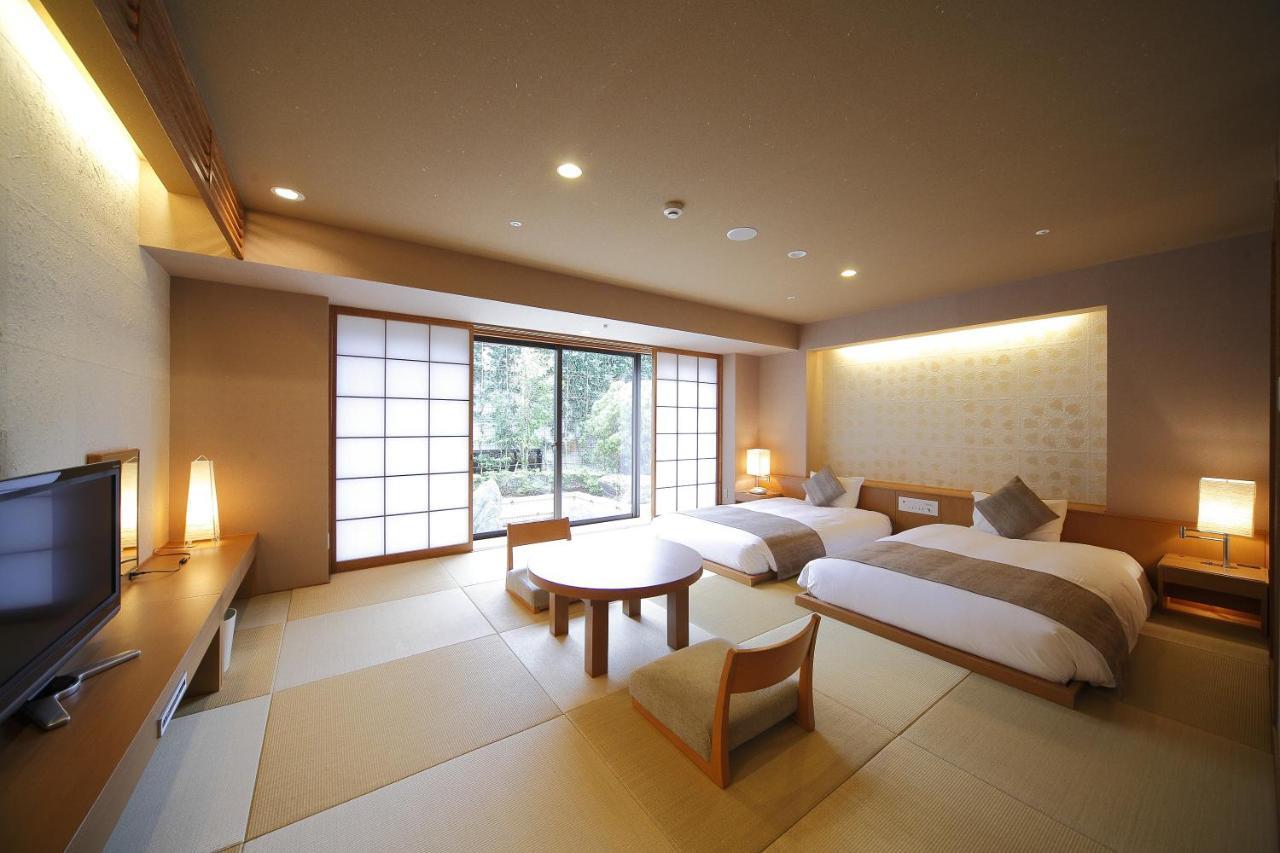 Hotel Granvia Wakayama Esterno foto A room at the hotel